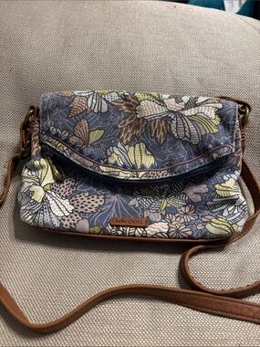 Sakroots Artist Circle Fold-Over Crossbody Bag